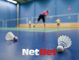 O scena de Badminton și logo-ul NetBet